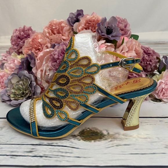 Stunning Handmade Crystal Rhinestone Peacock Heel - Picture 12 of 16